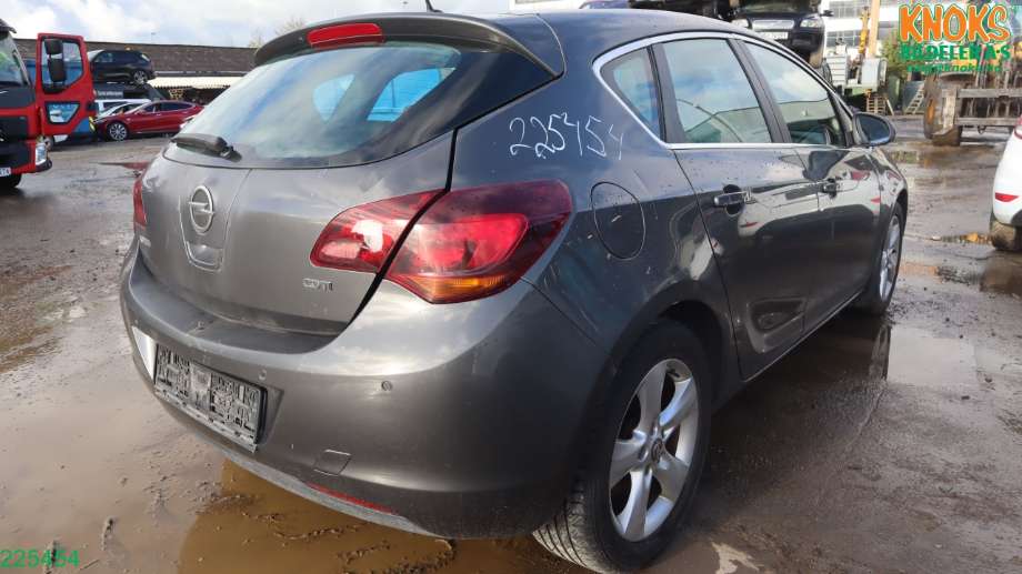 Opel Astra J 2010-2015 , Motorkode: A17DTJ, Girkassekode: MZ4