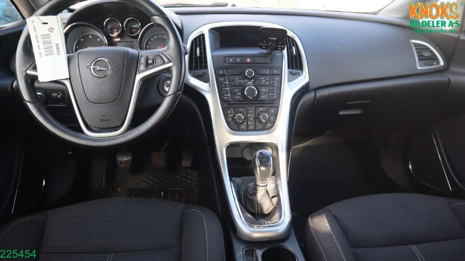 Opel Astra J 2010-2015 , Motorkode: A17DTJ, Girkassekode: MZ4