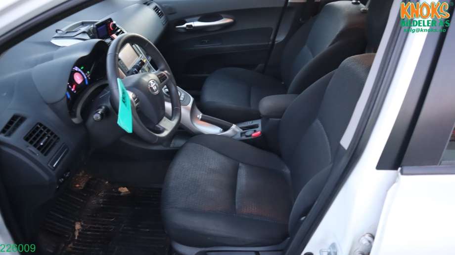 Toyota Auris 2010-2012 (Type I, Fase 2) , Motorkode: 2ZR-FXE, Girkassekode: P410