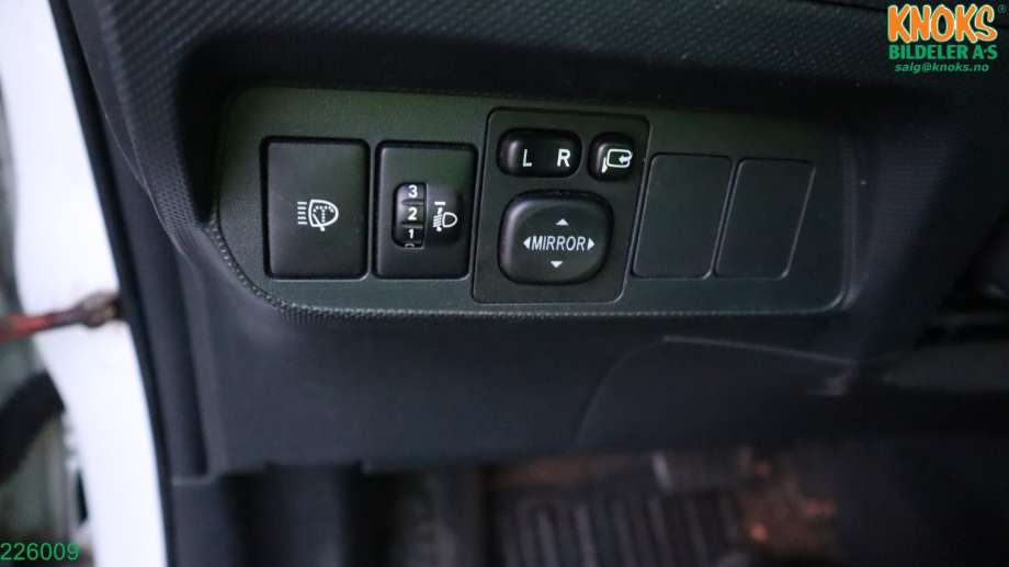 Toyota Auris 2010-2012 (Type I, Fase 2) , Motorkode: 2ZR-FXE, Girkassekode: P410