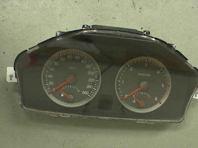 Instrumentpanel til Volvo S40, 2004-2007 (Type II, Fase 1)  (VOLVO|30710071)