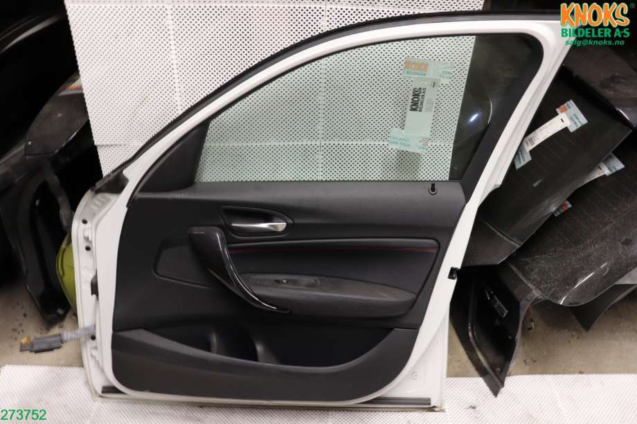Dør høyre foran til BMW 1-Serie 2011-2015 (Fase 1) (F20/F21) (F20/F21) (BMW|41 00 7 284 512|)