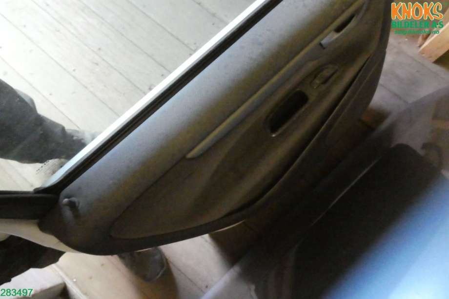 Dør venstre bak til Volvo V70 2005-2007 (Type II, Fase 2)  (30649493|)