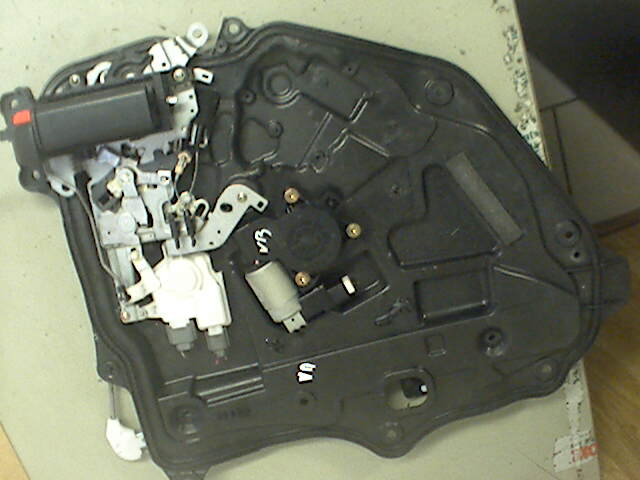 Ruteheis venstre til Mazda 5, 2005-2010 (Type I) (MAZDA|C235-75-590)
