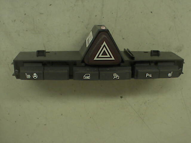 Bryter nødblink til Opel Corsa D 2006-2014 (OPEL|13250807|09717833|)