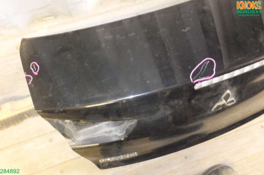 Bakluke sedan til Mitsubishi Lancer 2008-2017 (MITSUBISHI|5920A061|)