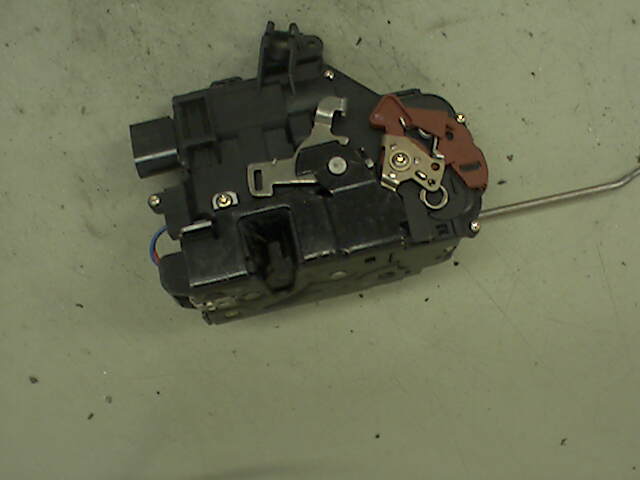 Låsekasse høyre foran til Audi A4 2001-2004 (Type II) (B6) (B6) (AUDI|8E1 837 016 C|)