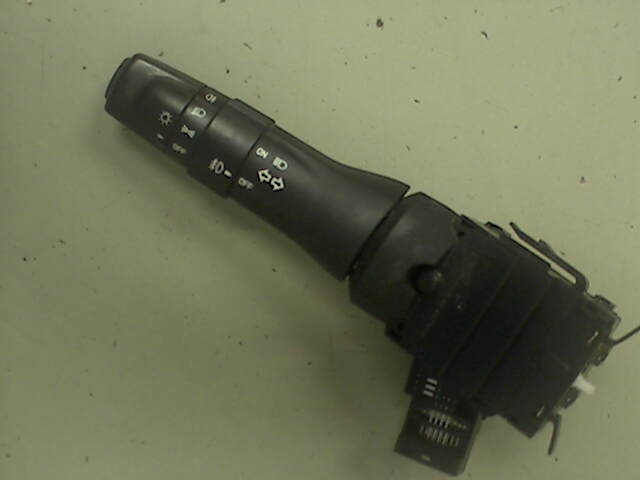 Bryter blink til Isuzu D-Max 2012-2017 (Type II, Fase 1) (ISUZU|)