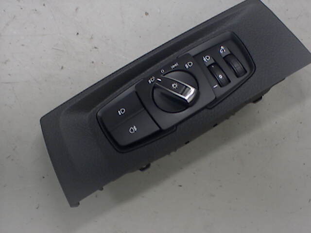 Bryter lys til BMW 1-Serie 2011-2015 (Fase 1) (F20/F21) (F20/F21) (BMW|61 31 6 847 514|)
