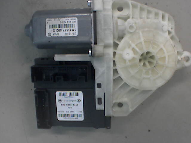 Ruteheis høyre til VW Golf, Plus/Cross 2009-2013 (Fase 2)  (VOLKSWAGEN|8W0 959 802|)