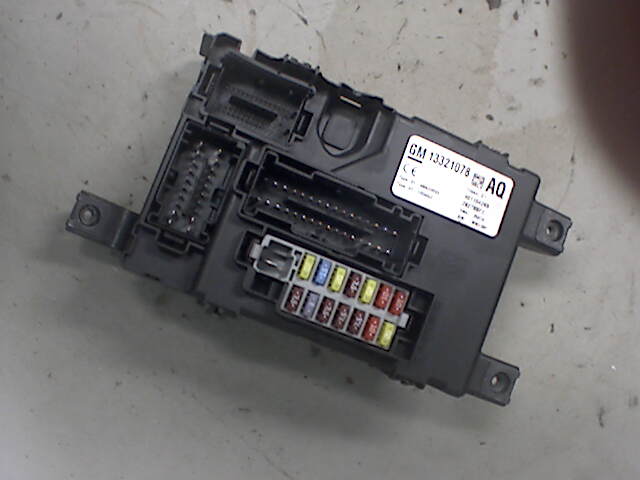 Sikringsboks til Opel Corsa D 2006-2014 (OPEL|13265078|)