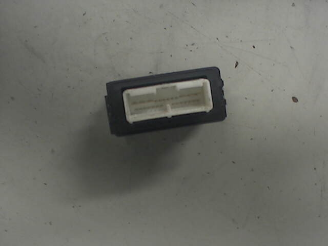 Rele diverse til Toyota Auris 2010-2012 (Type I, Fase 2)  (TOYOTA|8594002050|)