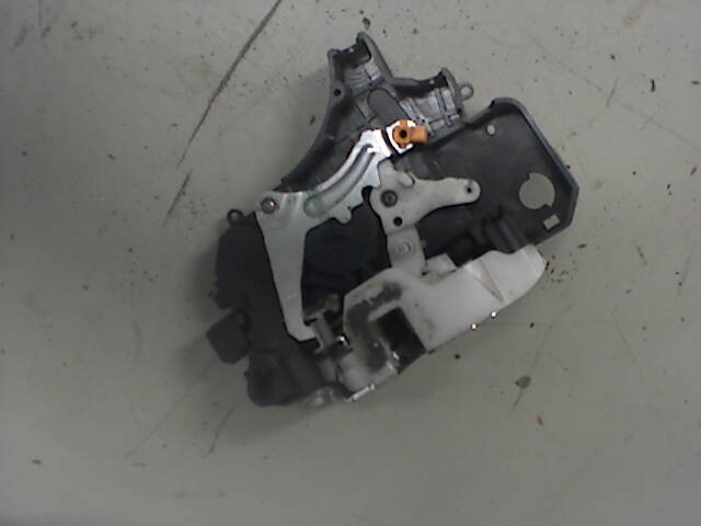 Låsekasse høyre foran til Mitsubishi Colt 2009-2013 (Type VII, Fase 2) (MITSUBISHI|5715A407|)