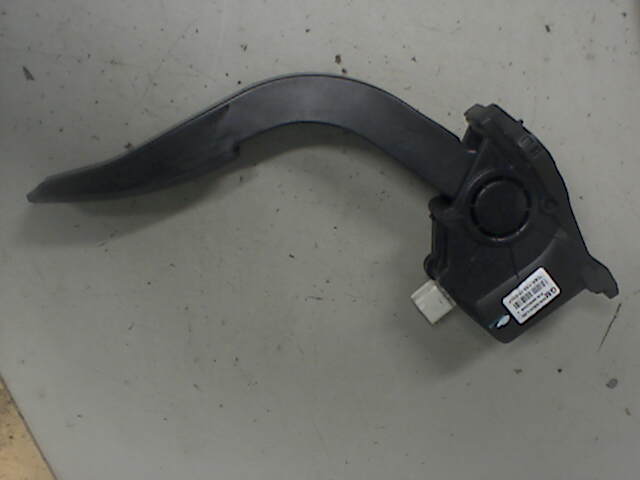 Pedal gass til Chevrolet Trax 2013-2014 (CHEVROLET (KR)||96892406)