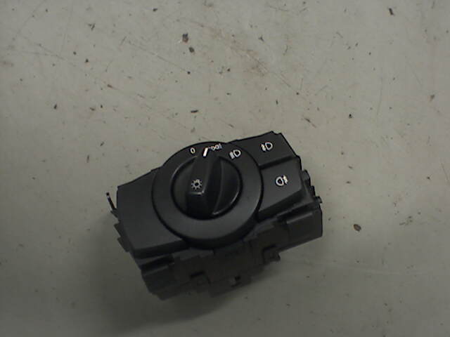 Bryter lys til BMW 1-Serie 2004-2011 (E81/E82/E87/E88) (E81/E82/E87/E88) (BMW|61 31 6 932 798|)