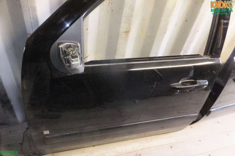 Dør venstre foran til Chevrolet Suburban, 2007-2013  (CHEVROLET|22892591)