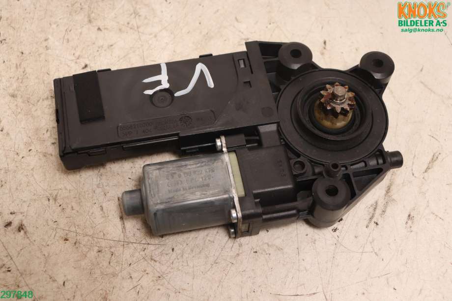 Ruteheis venstre foran til Renault Megane 2009-2016 Type III (RENAULT|807310596R|)
