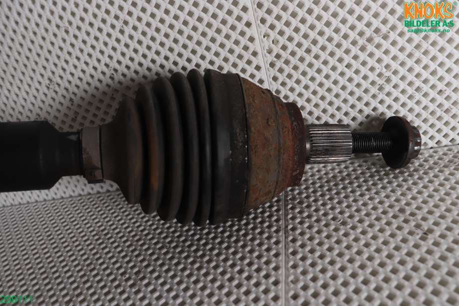 Drivaksel høyre foran til VW Golf VI 2008-2012 (VOLKSWAGEN|1K0 407 272 SP|)
