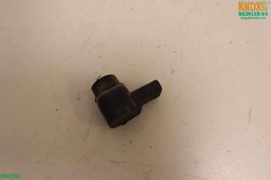 Parkeringssensor foran til Ford Focus 2011-2014 (Type III, Fase 1) (FORD||AM5T15C868AAW)