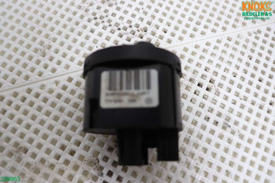Bryter lys til VW Caddy 2004-2010 (Type III, Fase 1)  (VOLKSWAGEN|1K0 941 431 BC|)