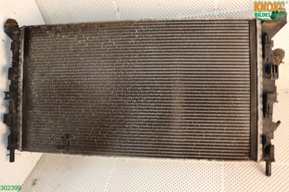 Radiator (manuell gir) til Ford Focus 2008-2010 (Type II, Fase 2)  (FORD|3M5H-8005-TL|1357325|)