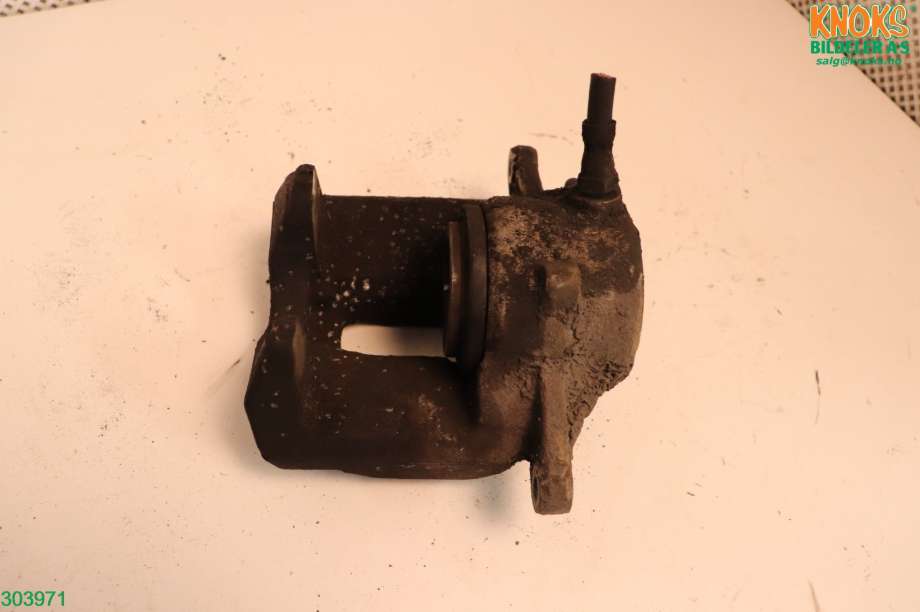 Bremsecaliper høyre foran til Mercedes C-Klasse 2011-2014 (Fase 2) (W204) (W204) (MERCEDES|A 204 421 22 81|)