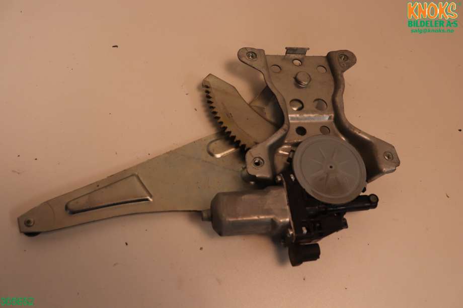 Ruteheis venstre til Suzuki Swift 2005-2010 (SUZUKI|8350263J11|)