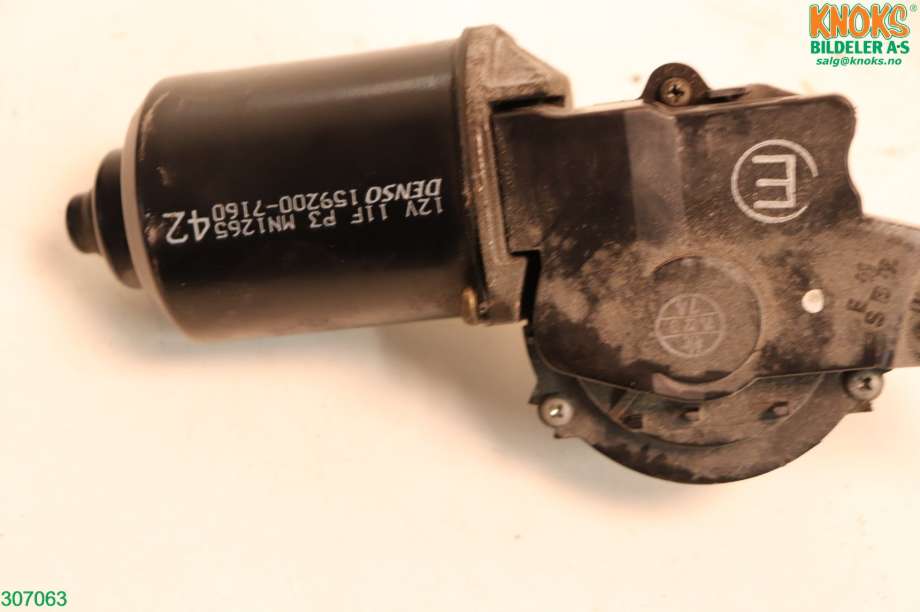 Viskermotor frontrute til Mitsubishi Outlander 2003-2006 (Type I)  (MITSUBISHI|MN126542|)