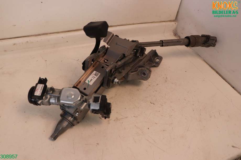 Rattaksel til Mazda 3, 2013-2016 (Type III, Fase 1)  (MAZDA|BBP33210XA)