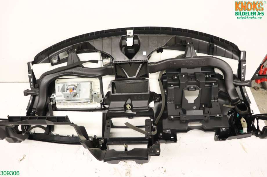 Dashbord til Nissan Leaf 2011-2017 (Type I) (NISSAN|682003NL0B|)