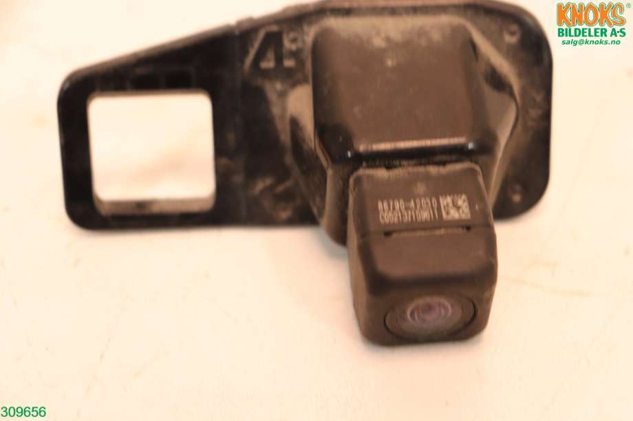 Kamera til Toyota RAV4 2013-2015 (Type IV, Fase 1) (TOYOTA|8679042030|)