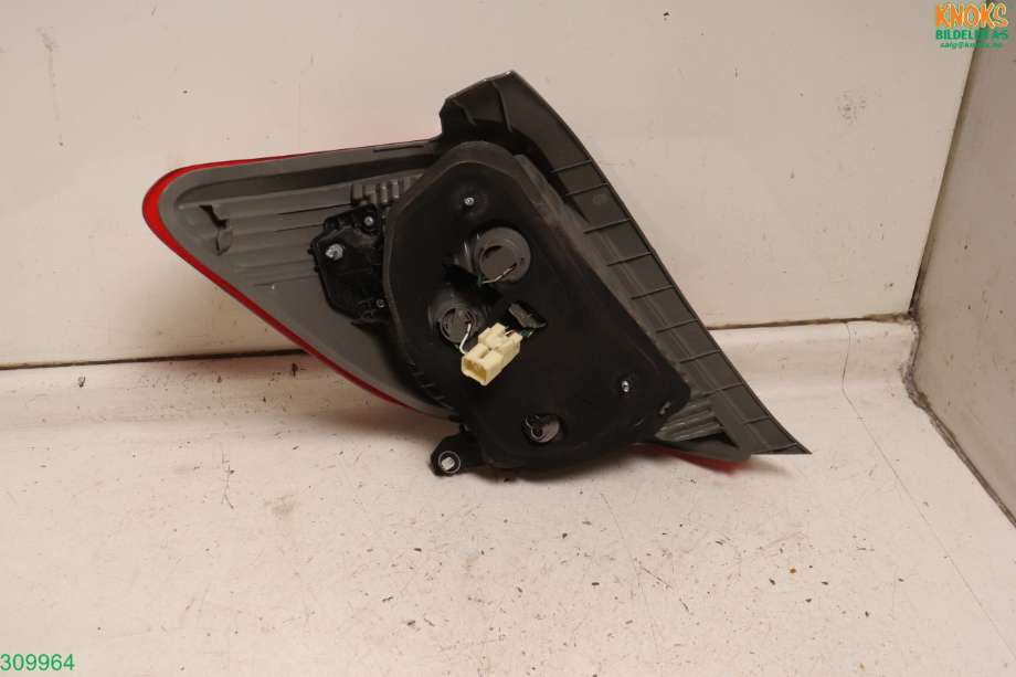 Baklykt høyre til Toyota Yaris 2012-2014 (Type III, Fase 1)  (TOYOTA|815510D370|)