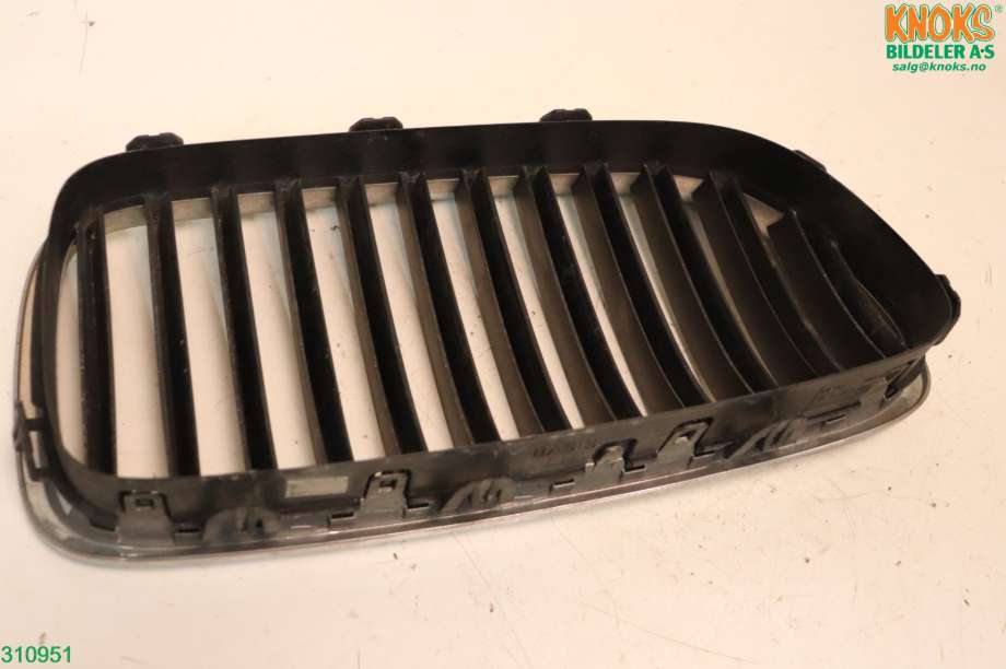 Grill venstre til BMW 5-Serie 2010-2017 (F10/F11) (F10/F11) (BMW|51 13 7 203 649|)