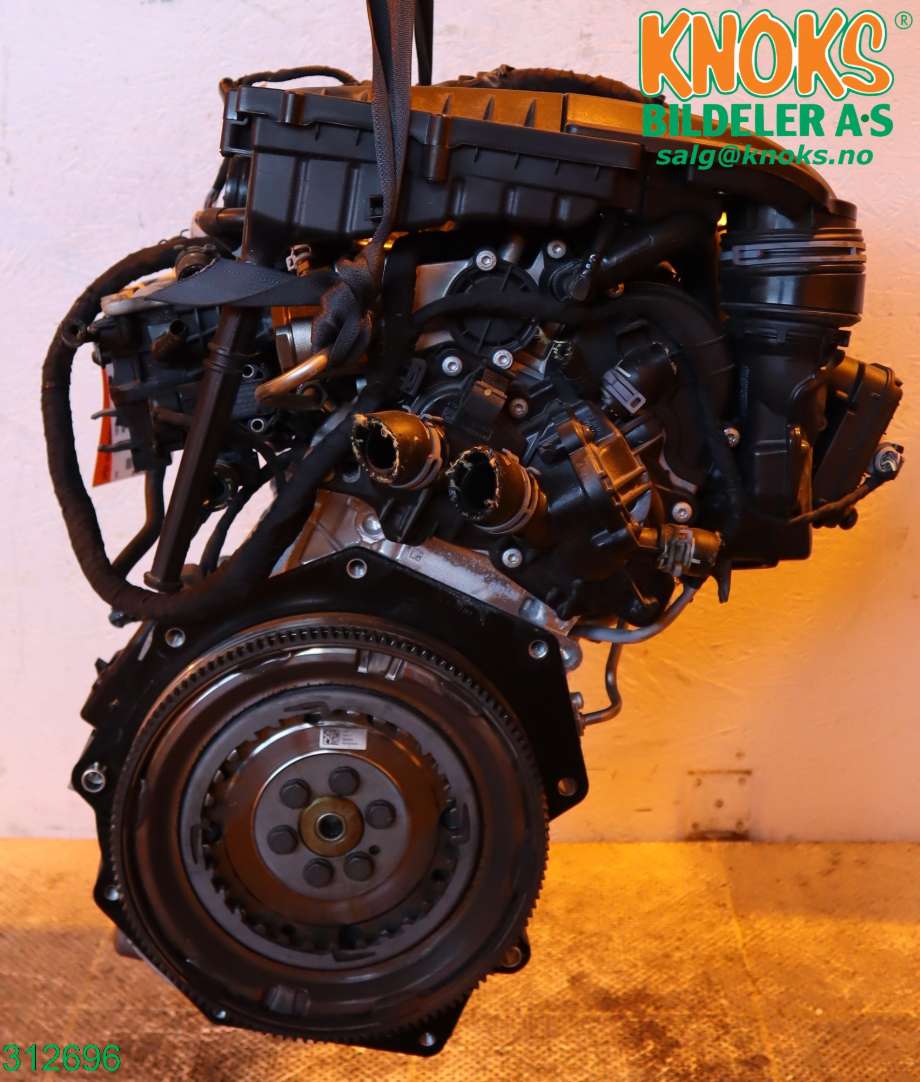 Motor bensin til VW Polo 2014-2017 (Type V, Fase 2)  (VOLKSWAGEN|04C 100 032 E|)