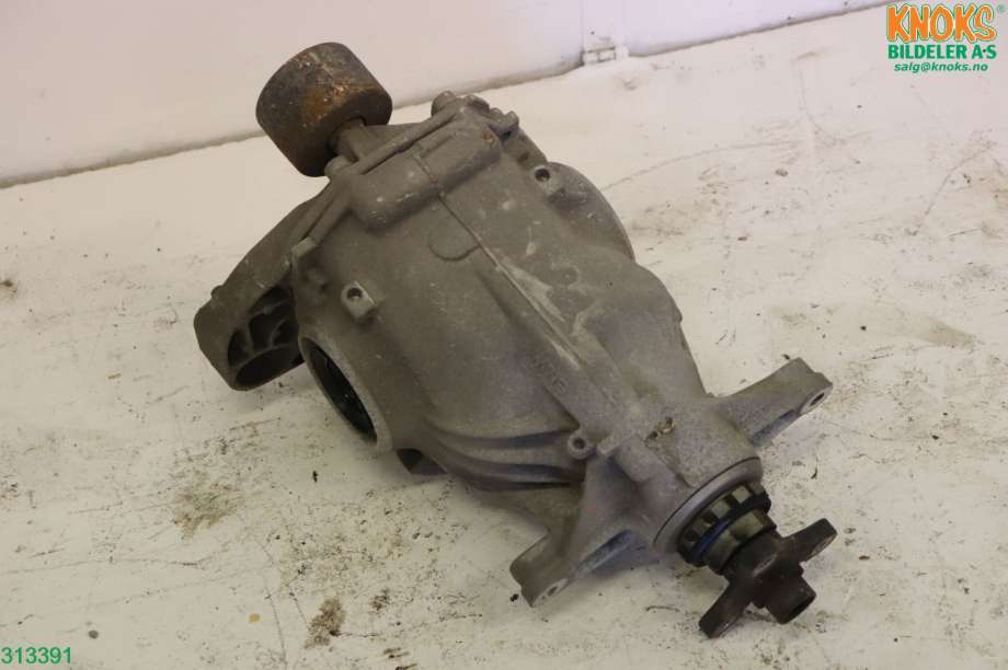 Kardang klokke bak til BMW 5-Serie, 2010-2017 (F10/F11) (F10/F11) (BMW|33 10 7 584 444)