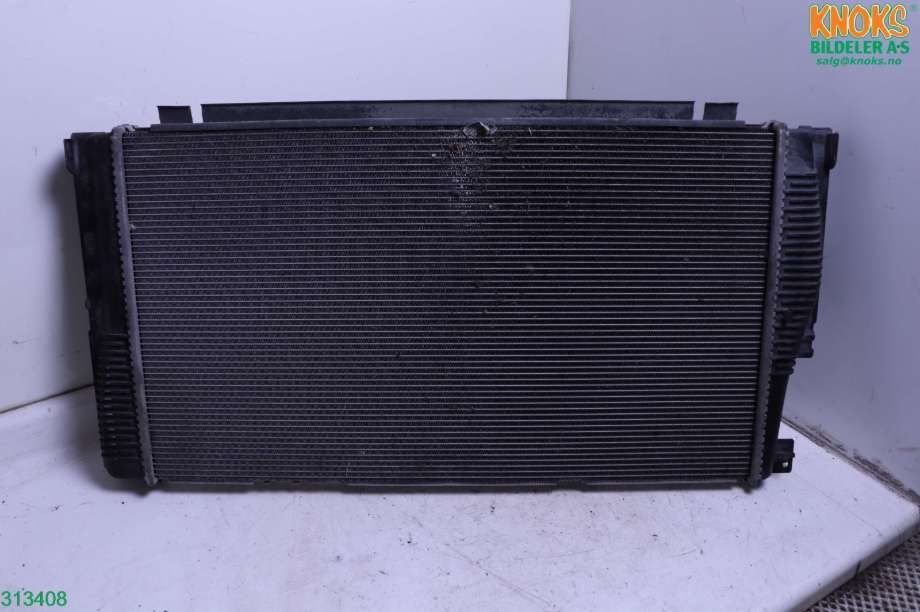 Radiator (automat gir) til BMW 5-Serie 2010-2017 (F10/F11) (F10/F11) (BMW|17 11 8 672 011|)