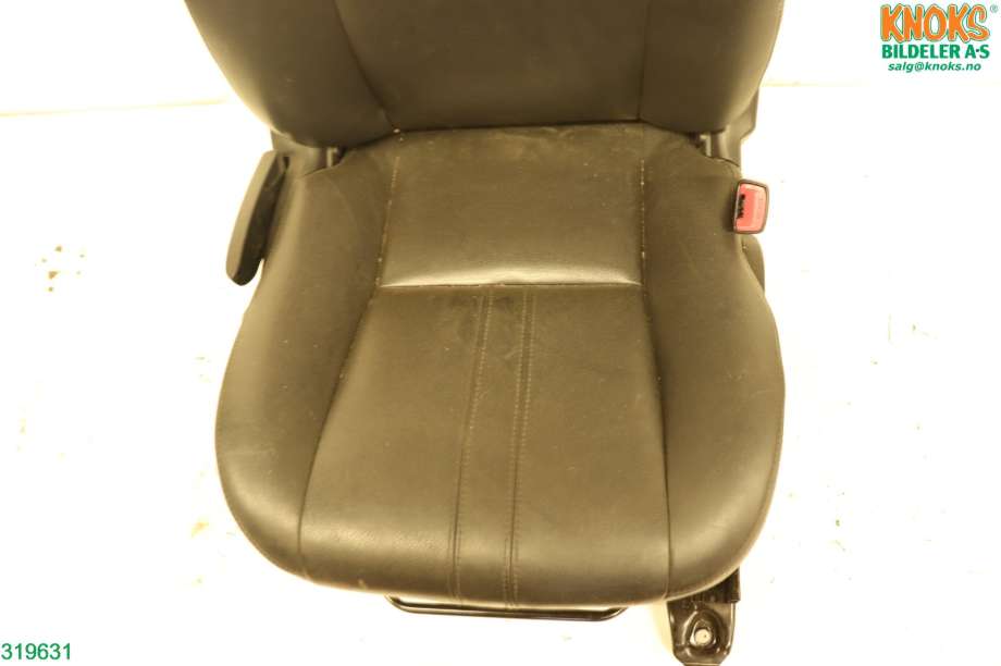Sete foran høyre til Toyota Avensis 2009-2015 (Type III, Fase 1) (TOYOTA|)