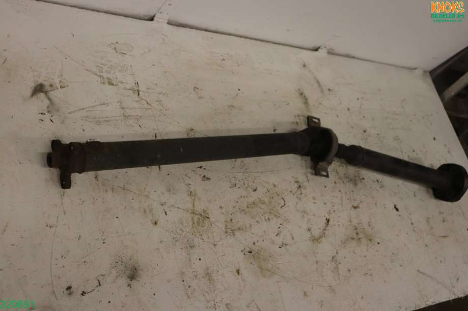 Mellomaksel til Mercedes GLK 2008-2015 (X204) (X204) (MERCEDES|A 204 410 68 06|)