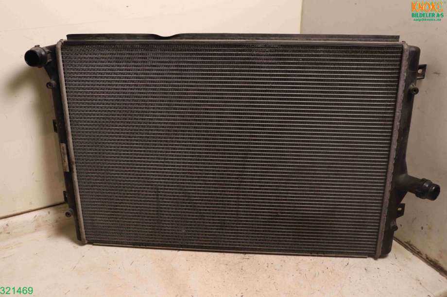Radiator (manuell gir) til VW Caddy, 2010-2015 (Type III, Fase 2) (VOLKSWAGEN|1K0 121 251 AB)