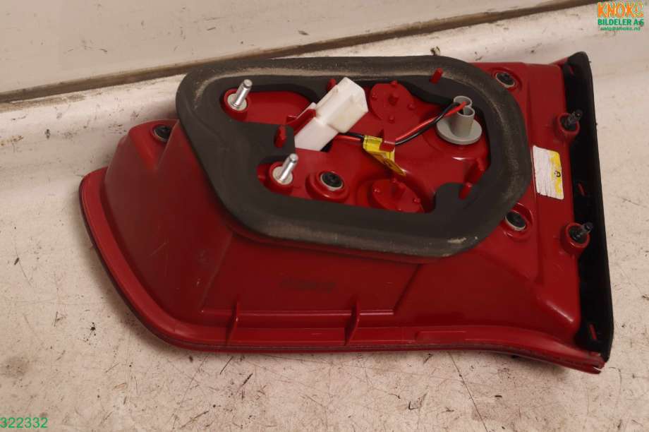 Baklykt venstre indre til Kia Sportage 2010-2016 (Type III)  (KIA|92405 3W010|)