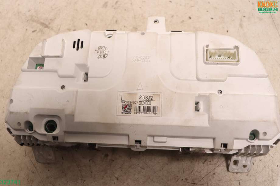 Instrumentpanel til Mitsubishi Outlander 2010-2012 (Type II, Fase 2)  (MITSUBISHI|8100B202|)