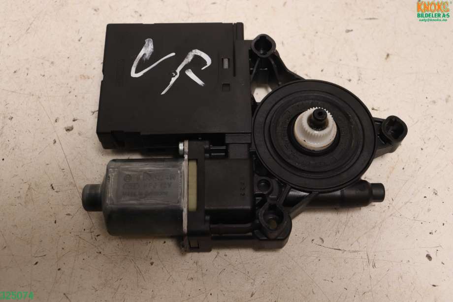 Ruteheis venstre foran til VW Passat 2011-2015 (B7) (B7) (VOLKSWAGEN|3AA 998 701|)