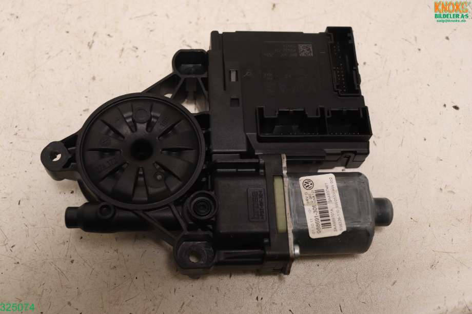 Ruteheis venstre foran til VW Passat 2011-2015 (B7) (B7) (VOLKSWAGEN|3AA 998 701|)