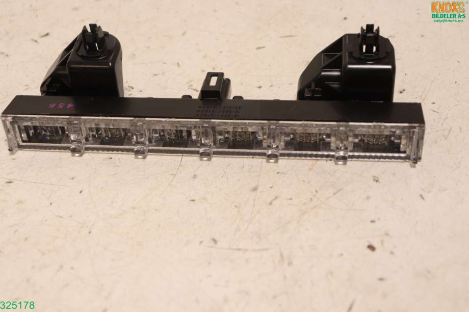 Baklykt bremselys bakrute til Toyota Auris 2013-2015 (Type II, Fase 1) (TOYOTA|8157012440|)