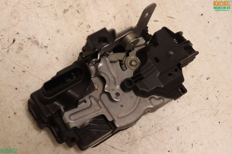 Låsekasse høyre foran til Volvo V40 2012-2019  (VOLVO|31440391|)
