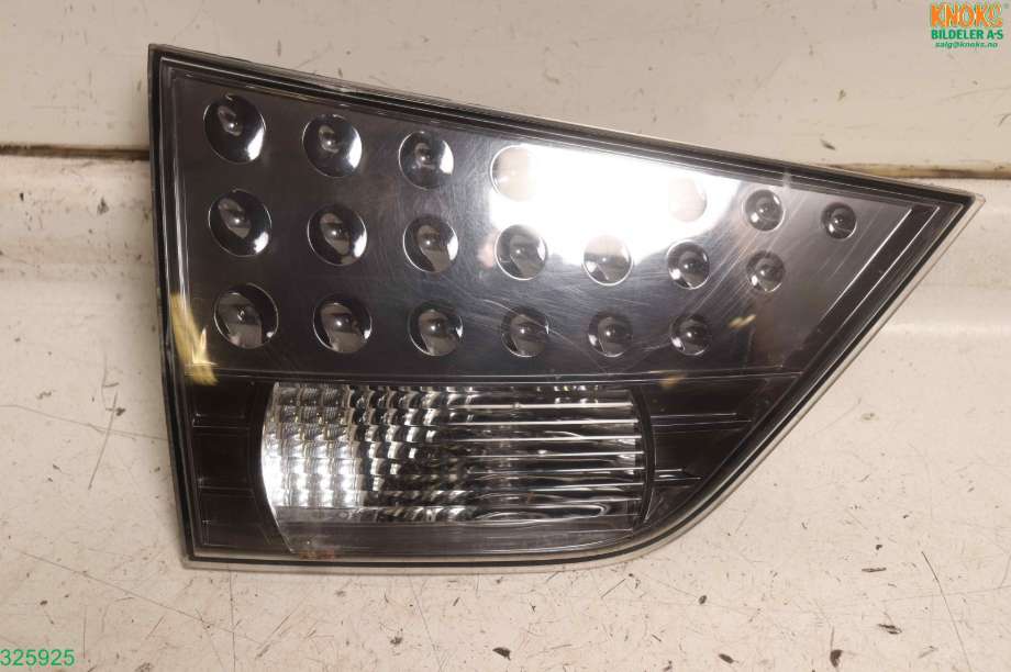 Baklykt venstre indre til Mitsubishi Outlander 2007-2010 (Type II, Fase 1) (MITSUBISHI|8331A005|)