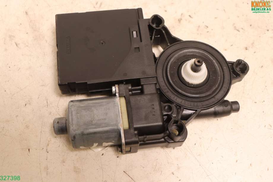 Ruteheis venstre foran til VW Passat, 2011-2015 (B7) (B7) (VOLKSWAGEN|3AA 959 701 A)