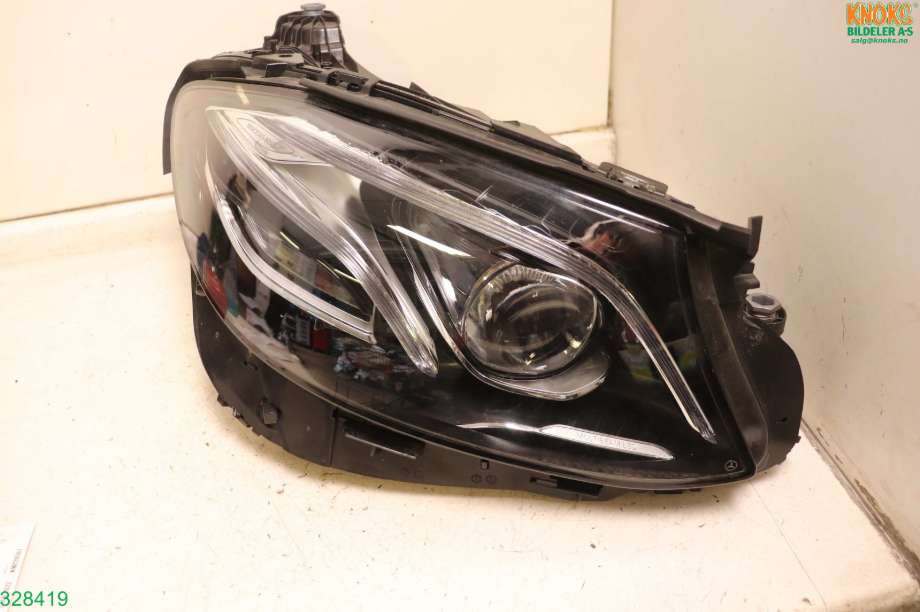 Frontlykt høyre halogen til Mercedes E-Klasse, 2016-2023 (W213) (W213) (MERCEDES|A 213 906 28 06)