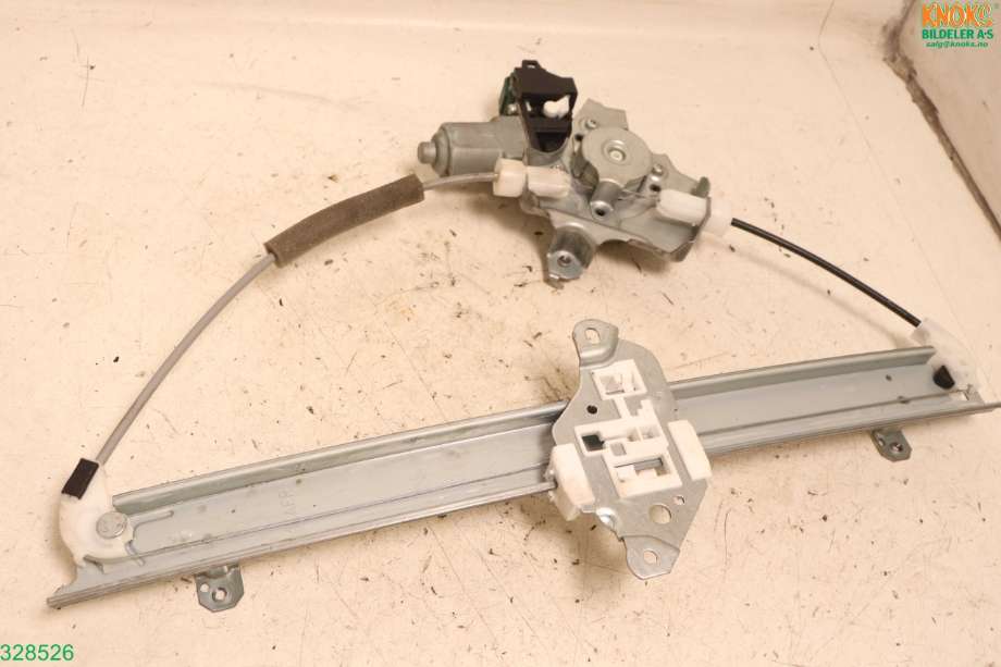 Ruteheis høyre til Nissan Juke 2010-2014 (Fase 1)  (NISSAN|807201KA0C|80730JX30C|)
