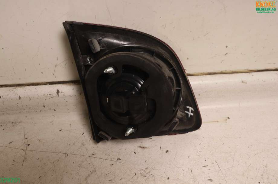 Baklykt høyre indre til VW Golf, Plus/Cross 2009-2013 (Fase 2)  (VOLKSWAGEN|5M0 945 094 S|)